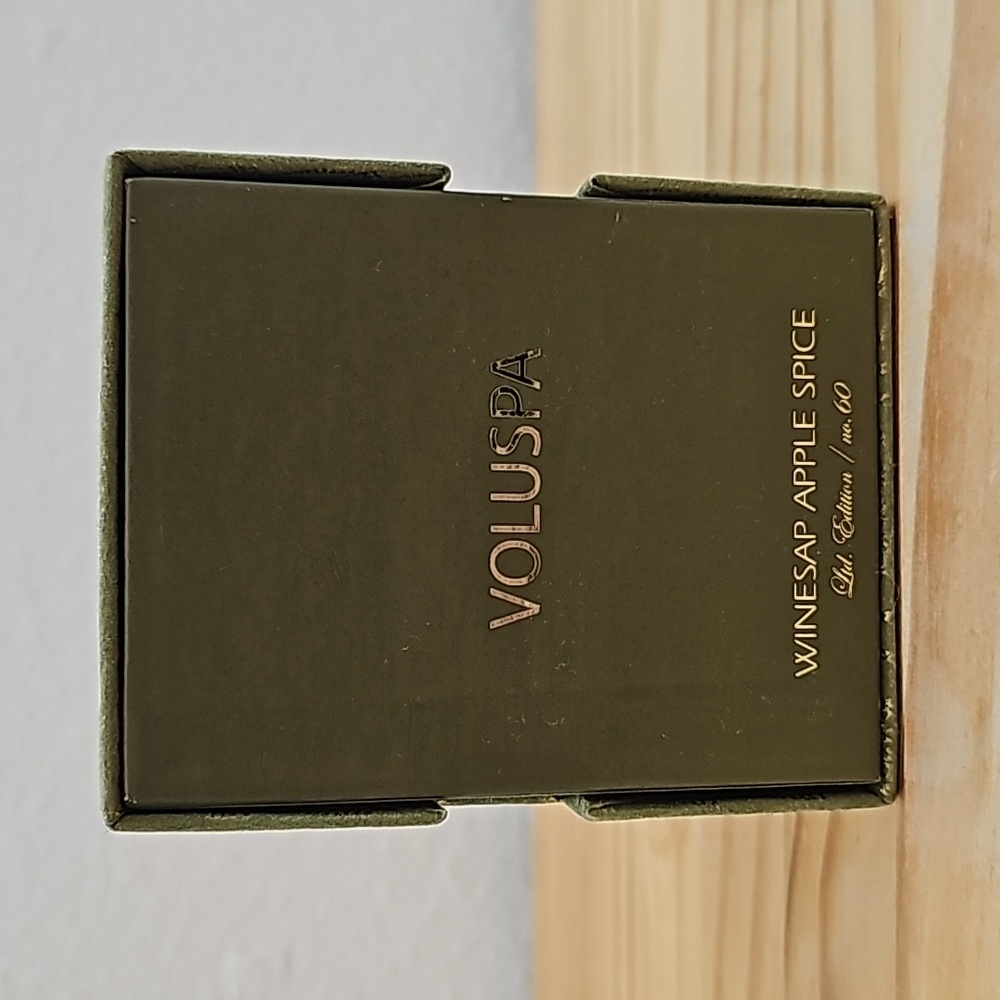 Voluspa Winesap Apple Spice Limited Edition Scent No. 60 Candle 10 oz Limited